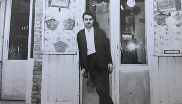 محمد علی صیامی جواهری صیامی در خیابان خسروی